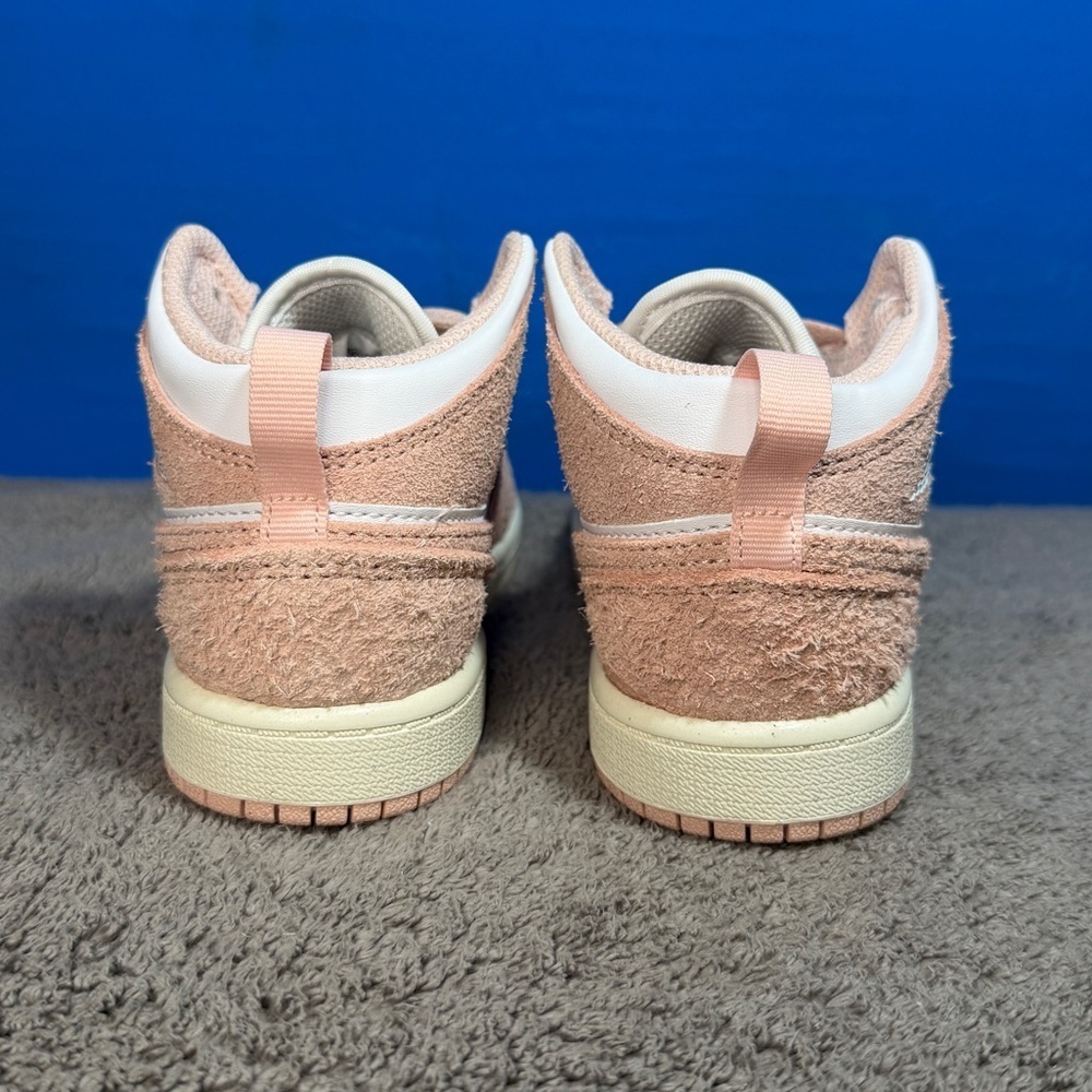 Jordan 1 mid
Legend pink ps
Brand new - Picture 6 of 8
